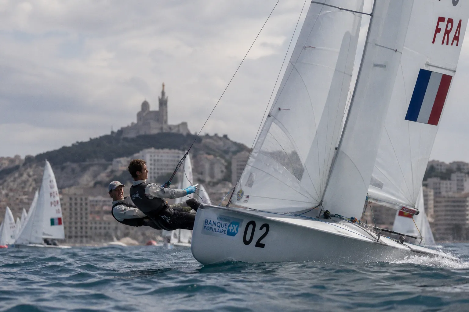 Championnat du Monde de 470 : les équipages français visent le titre mondial