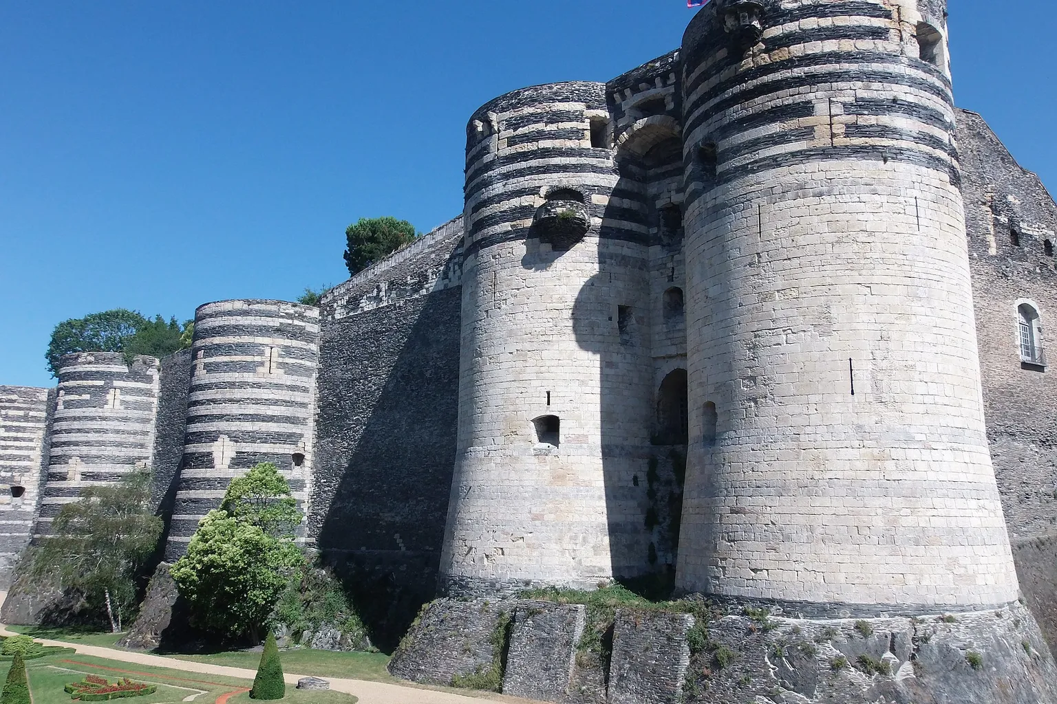 Château d'Angers tarifs : pourquoi la visite est payante