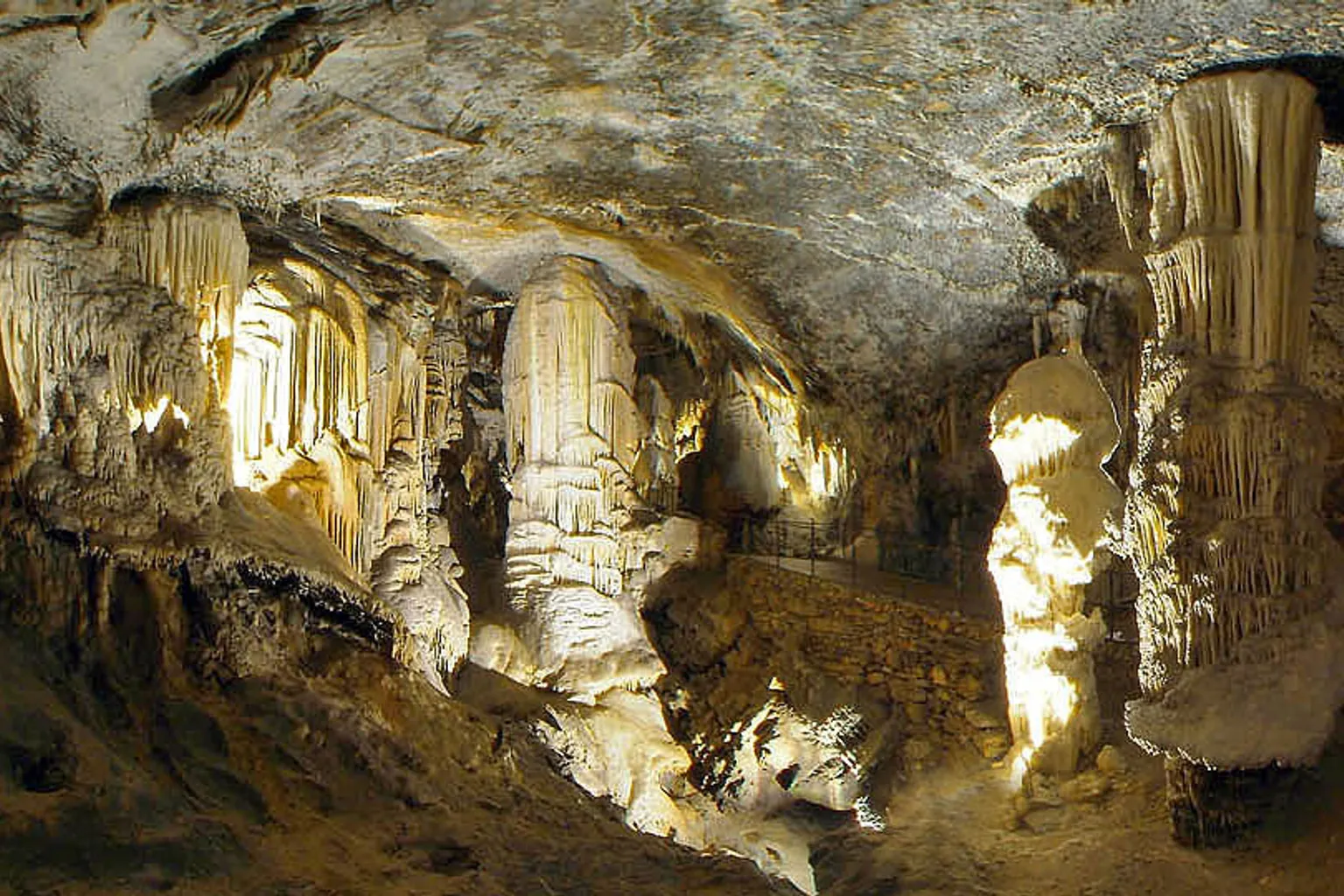 Grotte de Postojna horaires : le timing d'une escale sous terre