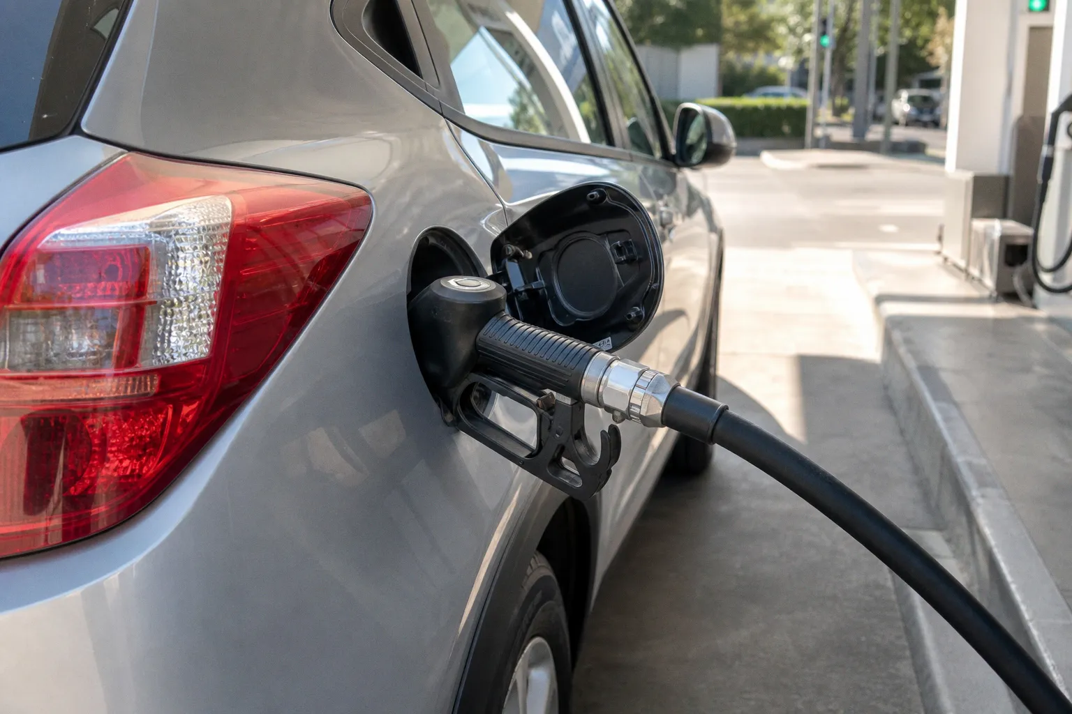 Politique carburant location voiture: comprendre les options et éviter les pièges