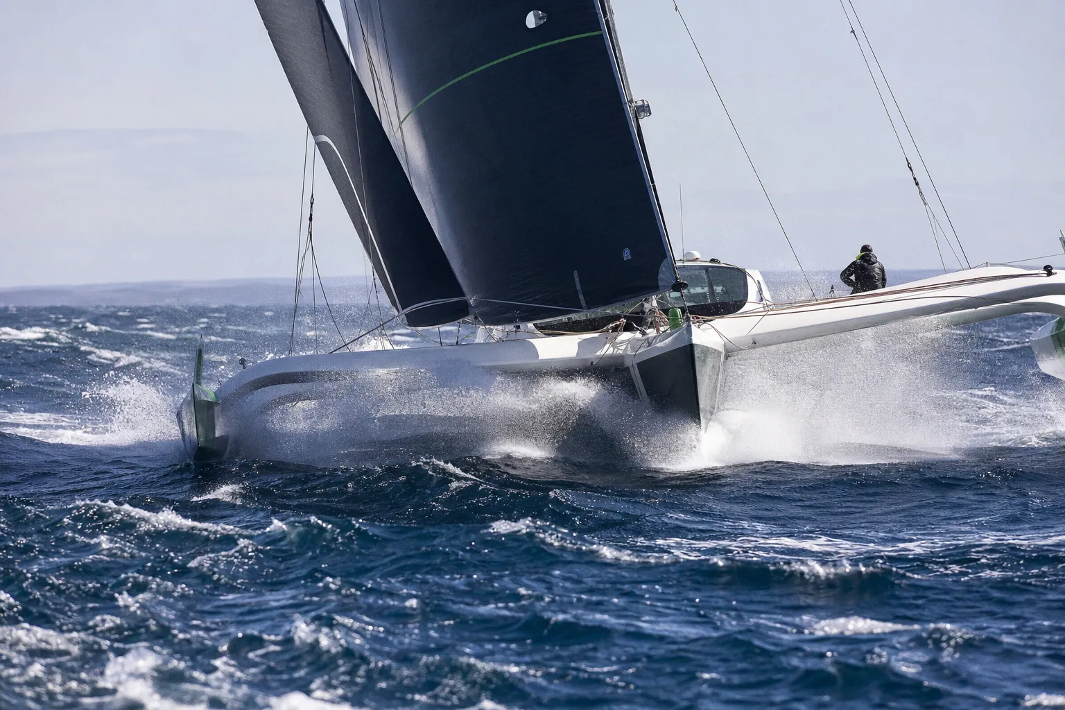 Solitaire du Figaro : le passage aux trimarans inquiète les marins