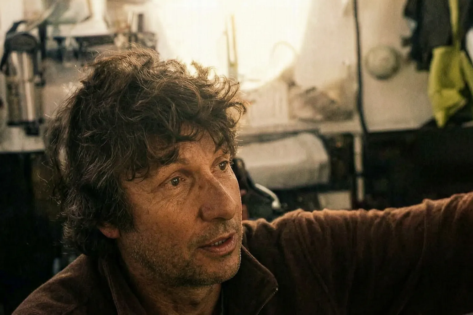 Vendée Globe : Charlie Dalin dévoile les secrets de son cockpit et sa « studette » ultra-secrète